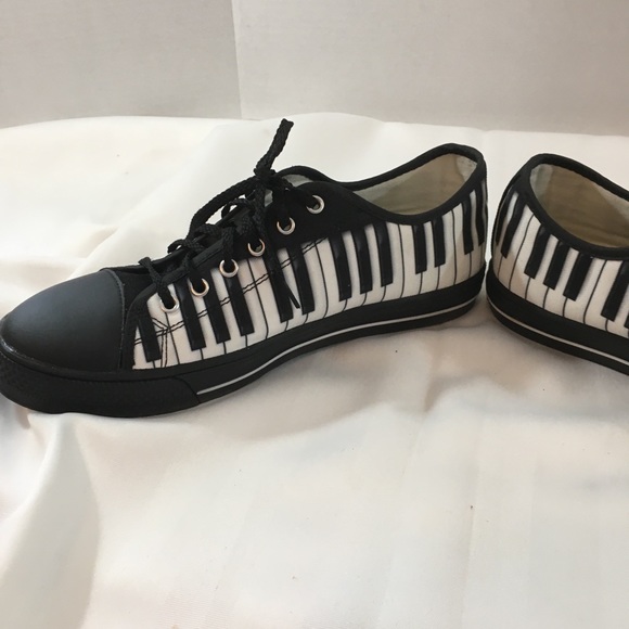 Piano key low top shoes. Like new condition. US10(E41) - Picture 8 of 13
